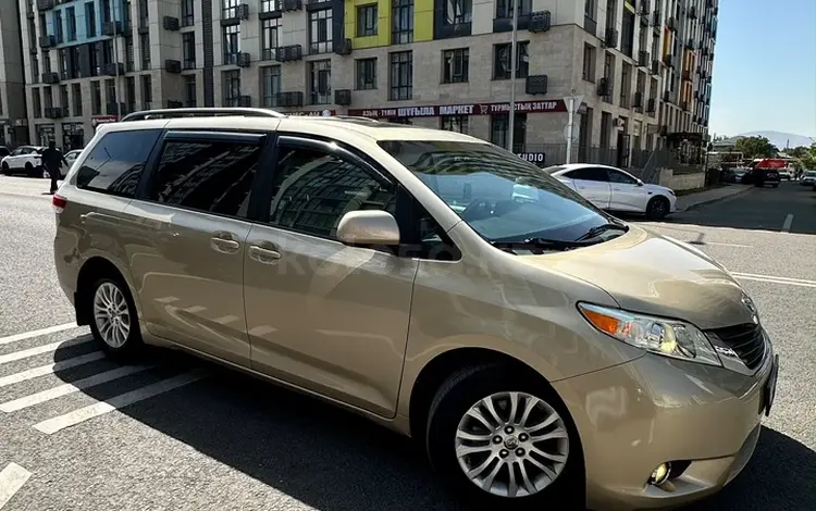 Toyota Sienna 2013 года за 12 500 000 тг. в Алматы