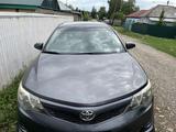 Toyota Camry 2013 года за 7 600 000 тг. в Усть-Каменогорск – фото 2
