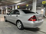 Mercedes-Benz C 180 2003 года за 3 400 000 тг. в Караганда