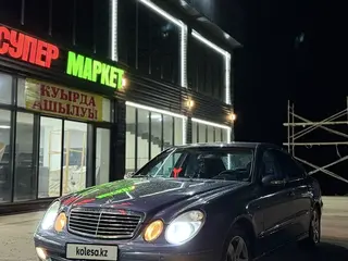 Mercedes-Benz E 320