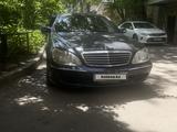 Mercedes-Benz S 320 2002 года за 3 700 000 тг. в Алматы – фото 2