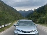 Toyota Sienna 2022 годаfor19 000 000 тг. в Алматы