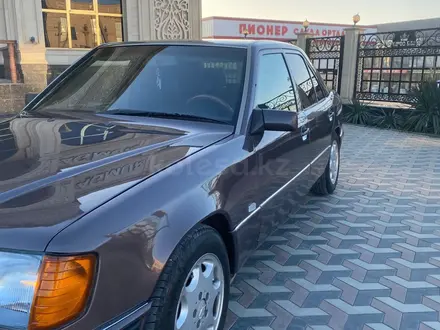 Mercedes-Benz E 230 1991 года за 2 200 000 тг. в Шымкент – фото 3