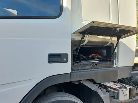 Volvo  FM 2007 года за 15 000 000 тг. в Астана – фото 2