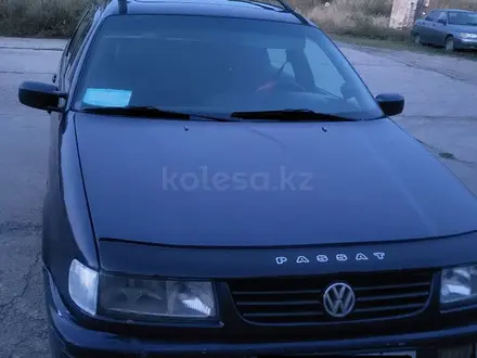 Volkswagen Passat 1994 года за 2 100 000 тг. в Шульбинск – фото 3