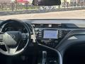 Toyota Camry 2020 года за 9 200 000 тг. в Шымкент – фото 7