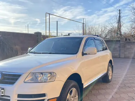 Volkswagen Touareg 2004 года за 5 850 000 тг. в Алматы – фото 4