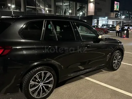 BMW X5 2021 года за 56 500 000 тг. в Алматы – фото 9