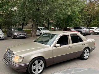 Mercedes-Benz E 230