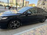 Toyota Camry 2019 года за 10 500 000 тг. в Актау – фото 3