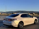 Toyota Camry 2023 года за 16 300 000 тг. в Талдыкорган – фото 4
