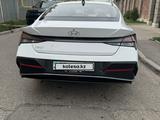 Hyundai Elantra 2024 годаfor8 400 000 тг. в Алматы – фото 5