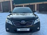 Toyota Camry 2010 года за 7 300 000 тг. в Алматы – фото 2