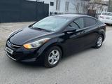 Hyundai Elantra 2015 года за 3 500 000 тг. в Атырау – фото 2