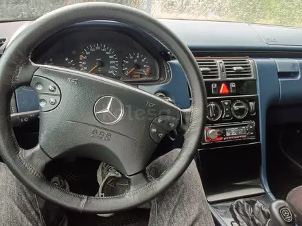 Mercedes-Benz E 200 1996 года за 3 500 000 тг. в Семей – фото 11