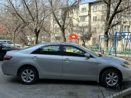 Toyota Camry 2011 года за 7 300 000 тг. в Алматы – фото 2