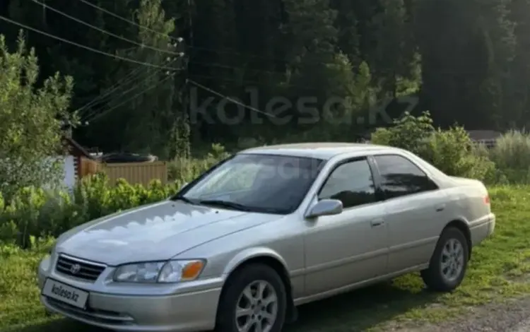 Toyota Camry 2001 года за 4 100 000 тг. в Усть-Каменогорск