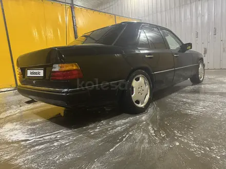 Mercedes-Benz E 300 1989 года за 3 200 000 тг. в Уральск – фото 4