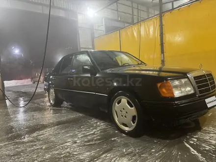 Mercedes-Benz E 300 1989 года за 3 200 000 тг. в Уральск – фото 5