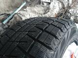 225/55R17 Bridgstone Blizzak revo GZүшін40 000 тг. в Караганда – фото 2