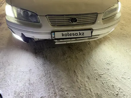 Toyota Camry 1999 года за 2 000 000 тг. в Семей – фото 10