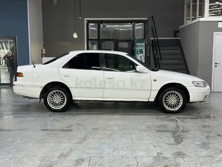Toyota Camry 1999 года за 2 000 000 тг. в Семей – фото 3