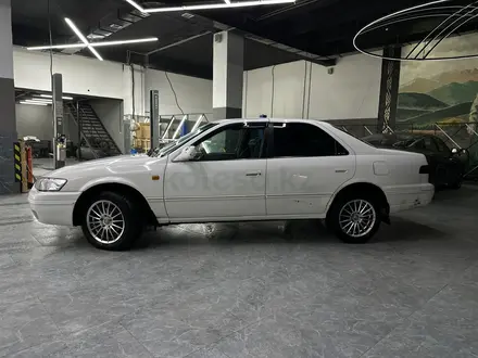 Toyota Camry 1999 года за 2 000 000 тг. в Семей – фото 8