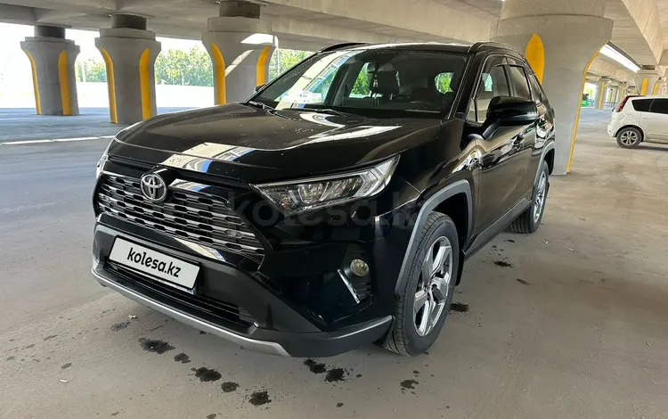 Toyota RAV4 2021 года за 14 500 000 тг. в Алматы