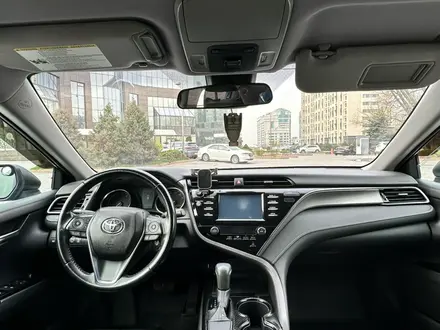 Toyota Camry 2019 года за 11 500 000 тг. в Алматы – фото 7