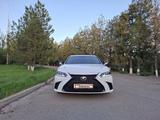 Lexus ES 250 2021 года за 23 500 000 тг. в Шымкент – фото 3