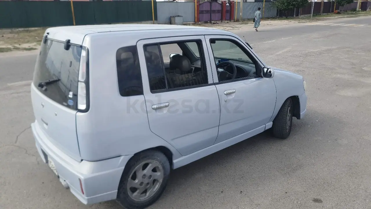 Nissan Cube, 2001