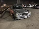 Mercedes-Benz E 320 1998 годаfor3 200 000 тг. в Тараз – фото 2