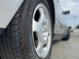 Mercedes-Benz E 280 1999 годаfor4 300 000 тг. в Актау – фото 5