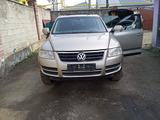 Volkswagen Touareg 2004 года за 4 000 000 тг. в Алматы – фото 3