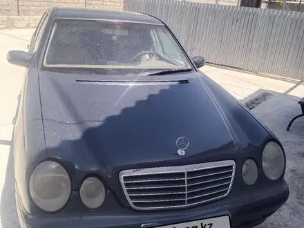 Mercedes-Benz E 280 2001 года за 2 500 000 тг. в Шымкент – фото 2
