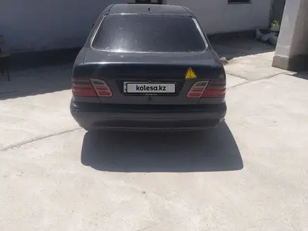 Mercedes-Benz E 280 2001 года за 2 500 000 тг. в Шымкент – фото 4