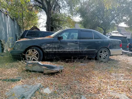 Mercedes-Benz E 280 1996 года за 2 000 000 тг. в Алматы