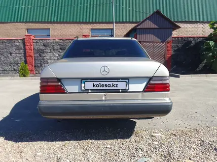 Mercedes-Benz E 230 1992 года за 1 650 000 тг. в Талдыкорган – фото 11