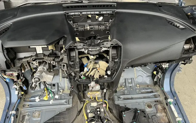 Торпеда панель Subaru Forester за 290 000 тг. в Алматы