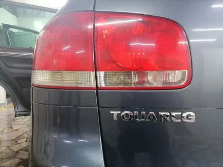 Volkswagen Touareg 2004 года за 4 200 000 тг. в Алматы – фото 38