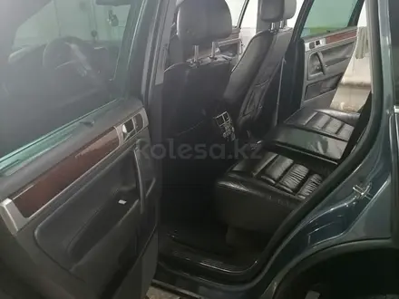 Volkswagen Touareg 2004 года за 4 200 000 тг. в Алматы – фото 46