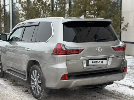 Lexus LX 570 2015 года за 40 500 000 тг. в Астана – фото 4