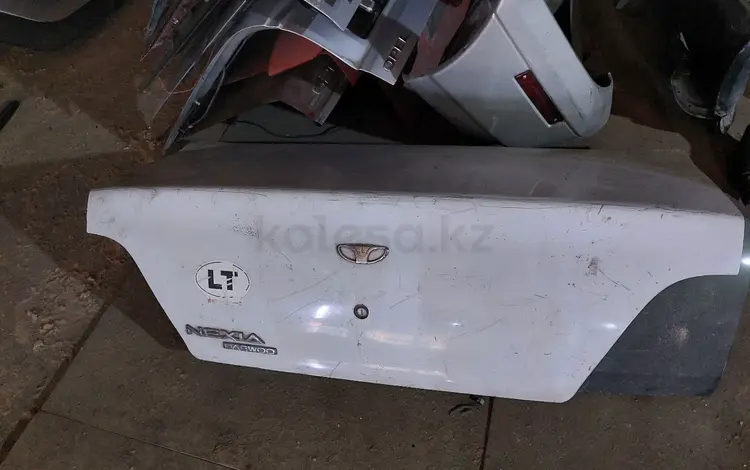 Крышка багажника за 10 000 тг. в Караганда