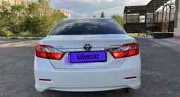 Toyota Camry 2014 годаfor9 700 000 тг. в Караганда – фото 2