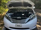 Toyota Sienna 2016 года за 11 000 000 тг. в Караганда
