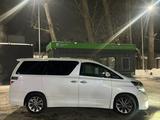 Toyota Vellfire 2010 года за 6 800 000 тг. в Алматы – фото 3