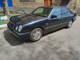 Mercedes-Benz E 230 1997 года за 2 800 000 тг. в Караганда – фото 3