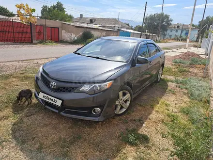 Toyota Camry 2014 года за 6 666 666 тг. в Мерке – фото 2