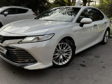 Toyota Camry 2020 года за 15 000 000 тг. в Павлодар