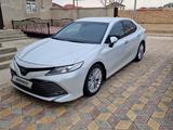 Toyota Camry 2021 года за 18 500 000 тг. в Актау – фото 2